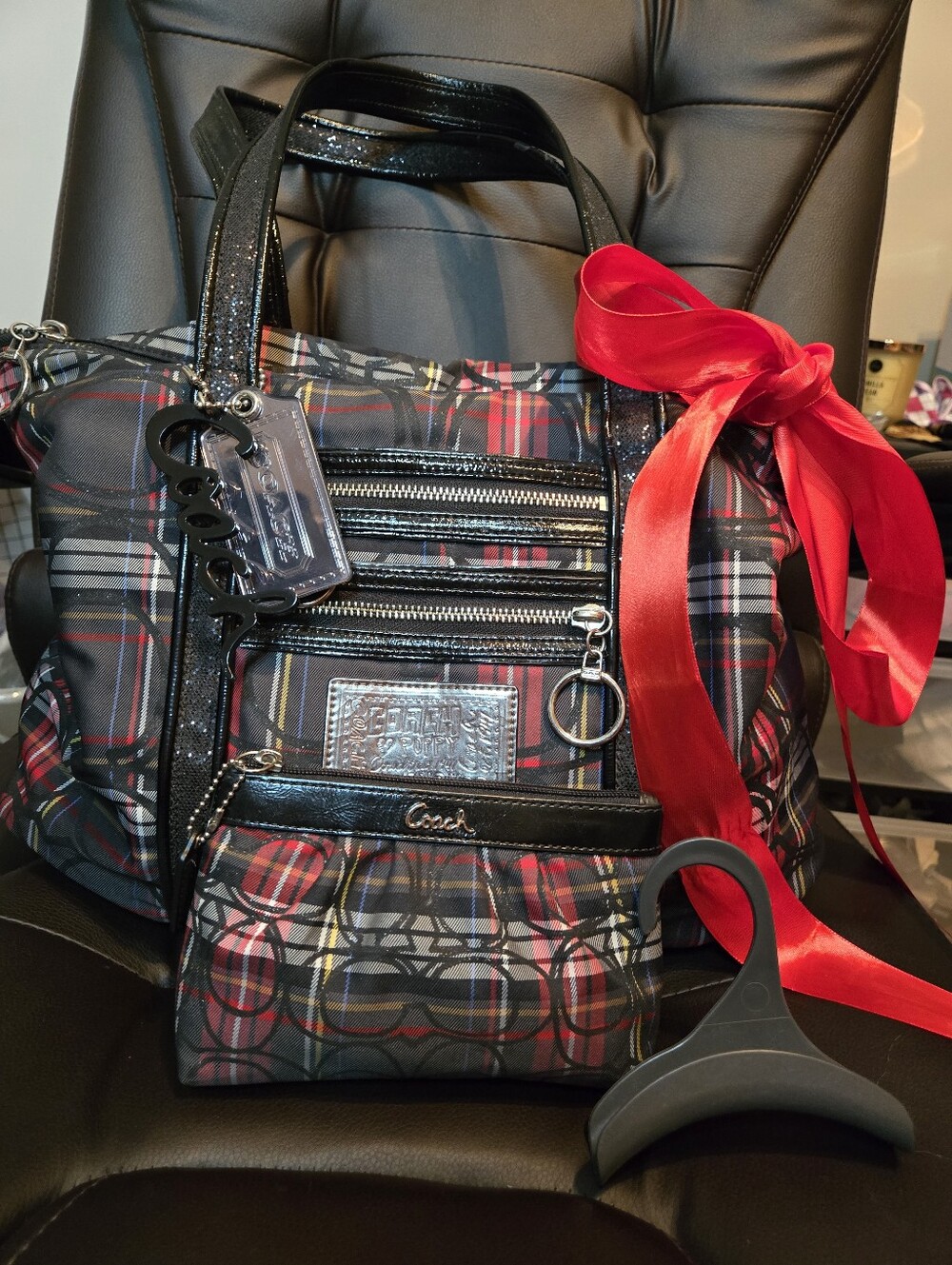 Coach POPPY TARTAN GLAM Tote/Wristlet Set with Red/Black Script And 2 Hangtags